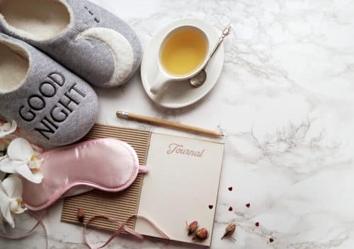 Create a simple and effective evening self care routine that fits your lifestyle. Get inspired with our helpful ideas and tips on how to relax, unwind, and destress.